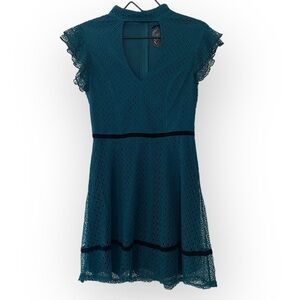Trixxi Junior’s Dark Green Velvet Trim Lace Choker Dress Size 7 Mini A Line